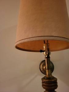 lot 447 image: Vintage Wall-Mounted Brass Lamp with Woven Shade