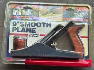 lot 79 image: 9 Great Neck Smooth Plane in Blister Packaging