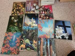 lot 95 image: Collection of 18 Vintage Ideals Magazines  Seasonal and Thematic Issues