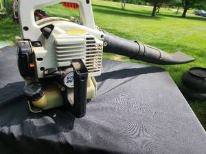 lot 19 image: Stihl BG 72 Gas-Powered Leaf Blower