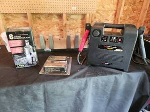lot 22 image: Automotive Battery Jump Starter, Battery Charger, and Hydraulic Jack Set