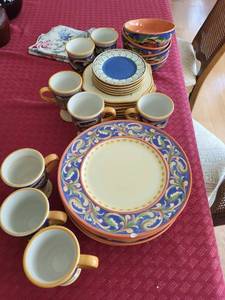 lot 126 image: Pfaltzgraff Villa della Luna Dinnerware Set with Plates, Bowls, and Mugs