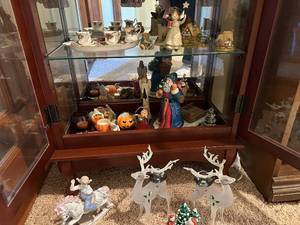 lot 138 image: Collection of Ceramic Holiday Decor with Royal Albert Tea Set