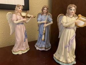 lot 142 image: Set of 3 Porcelain Angel Figurines with Musical Instruments