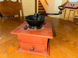lot 149 image: Vintage Manual Coffee Grinder with Wooden Base