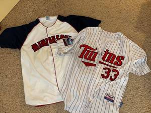 lot 156 image: Set of 2 Minnesota Twins Jerseys - XXL Morneau & XL