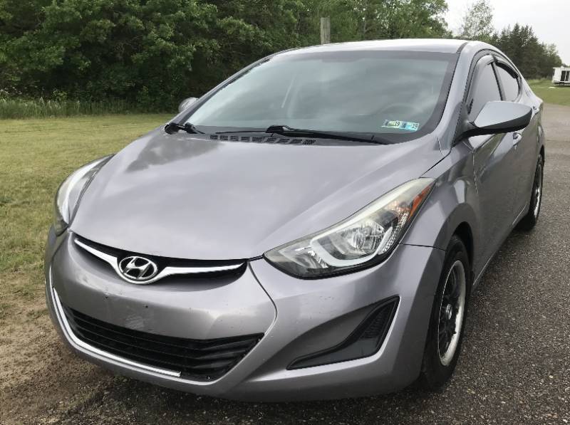 lot 3 image: 2016 Hyundai Elantra LTD