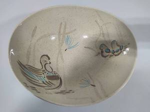 lot 5 image: Red Wing Bob White Quail Pattern Large Bowl