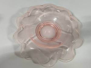 lot 44 image: Pink Depression Glass Serving Bowl