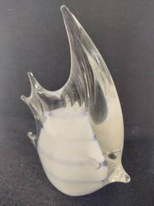 lot 20 image: Blown Glass Fish Paperweight