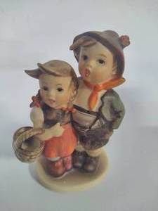 lot 27 image: Hummel Figurine Surprise