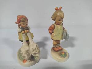 lot 28 image: Hummel Figurines