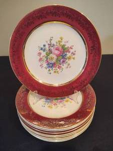 lot 48 image: Salem 23K Encrusted Gold Dinner Plates
