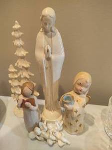 lot 91 image: Misc Lot of Angels