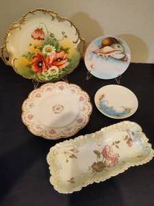 lot 99 image: Asst Floral PlatesServing Dishes