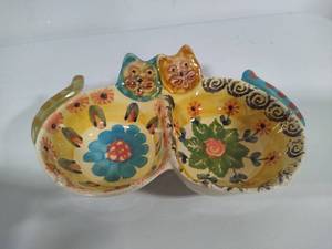 lot 125 image: Modigliani Hand Painted Cat Dishes
