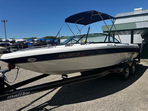 Pre-Owner 2000 Malibu Escape LSV 23 Ft, V-Drive, Trailer