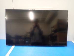 Sharp&nbsp;PN-UH501 TV // 50" screen with 3840 x 2160 Resolution // Includes power cable
