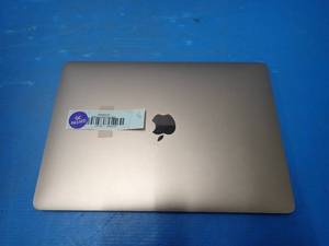 lot 6 image: Apple&nbspMacBookPro15,2 A1989 MR9Q2LLA BTO &nbspINTEL CORE I7-8559U 2.6 Ghz  16GB LPDDR3 SDRAM  251GB SSD  13.3 screen with 2560 x 1600 HD Resolution  Includes power adapter and IOS &nbspMinor keymarks on screen.