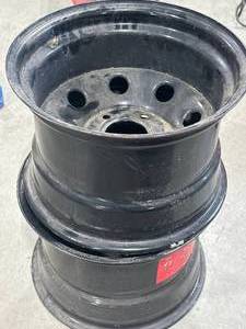 lot 49 image: 16 Rims 11 Wide Off a Chevy S-10 (lot of 2)