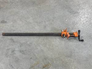 lot 52 image: 31 Made in USA Wood Vise