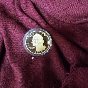 lot 46 image: Gold Plated Washington $1 1932 Tribute