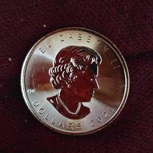 lot 54 image: 2021 Canadian Maple Leaf 1 oz Silver Coin