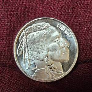 lot 55 image: 1 oz Big ChiefBuffalo Silver Round