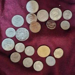 lot 77 image: Foreign Coins-20pcs