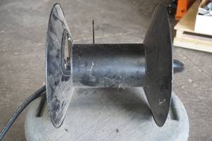lot 52 image: Hose Reel with mounting bracket