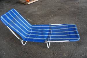 lot 29 image: Folding Lawn Chair (Blue)