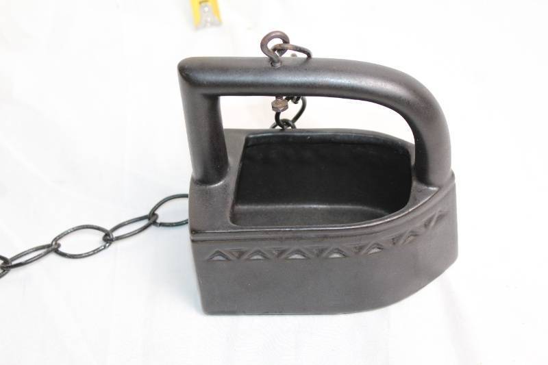 lot 152 image: Vintage Cast Iron Sad Iron with Chain