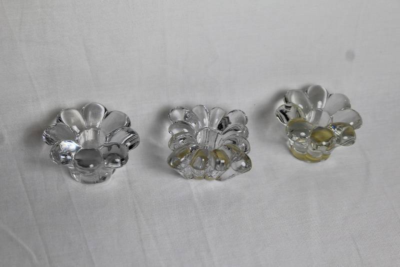 lot 190 image: Set of 3 Heisey Crystolite Single Lite Candleholders