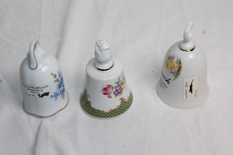 lot 77 image: Set of 3 Vintage Porcelain Bells with Floral Designs
