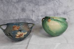 lot A-7 image: Pair of Vintage Roseville Pottery Vases with Floral Design