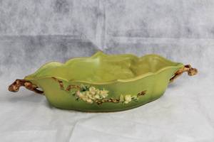 lot A-9 image: Vintage Roseville Pottery Green Magnolia Dish with Handles