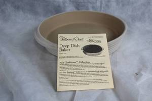 lot 36 image: Pampered Chef Deep Dish Baker - New Traditions Collection