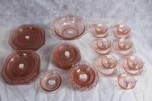 lot 49 image: Collection of Pink Mayfair Open Rose Depression Glass Dishes