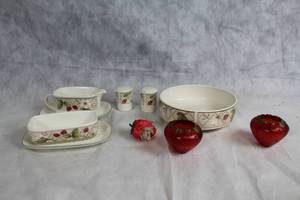 lot 67 image: Mikasa Intaglio Strawberry Fair 7-Piece Dinnerware Set with Accessories
