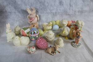 lot 80Y image: Assorted Easter Decorations Set with Ceramic Figures and Decorative Eggs