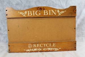lot 95 image: Wooden Recycle Bin with Decorative Floral Design