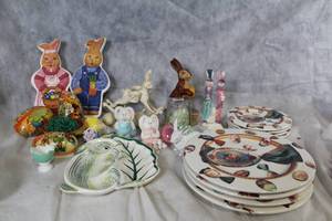 lot 117 image: Easter Decor Collection with Porcelain Figurines and Plates