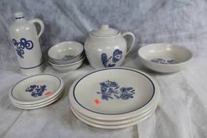lot 145 image: Set of Vintage Pfaltzgraff Yorktowne Blue Floral Dinnerware