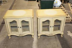 lot 177 image: Set of 2 Vintage French Provincial Side Cabinets