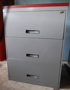 lot 9 image: 3 DRAWER LATERAL FILE CABINET