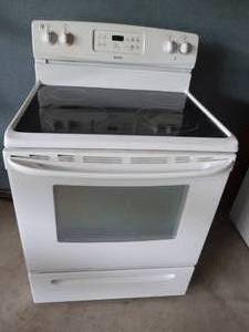 lot 53 image: KENMORE  ELECTRIC FLAT TOP STOVE