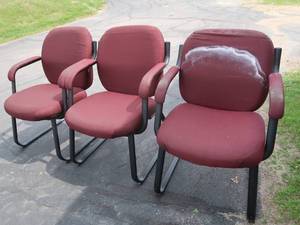 lot 61 image: OFFICE CHAIRS