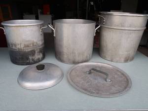 lot 64 image: LARGE POTS