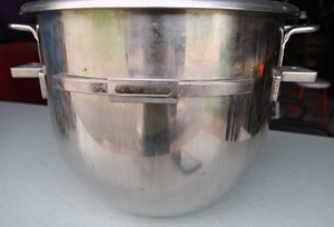 D 20 STAINLESS MIXING BOWL