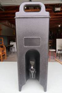 lot 72 image: CAMBRO BEVERAGE DISPENSER